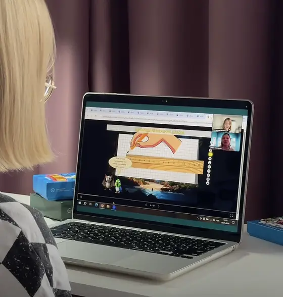 Spatial thinking tasks on a laptop screen